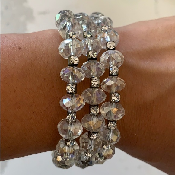 Clear pretty bracelet - Picture 2 of 4